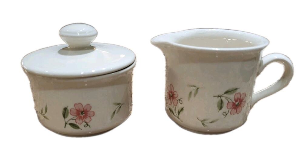 Biltons Made In England Sugar With Lid & Creamer Set Pink Flowers